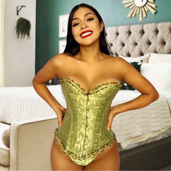 Beautiful Corset​​​​ - Picture 2 of 9